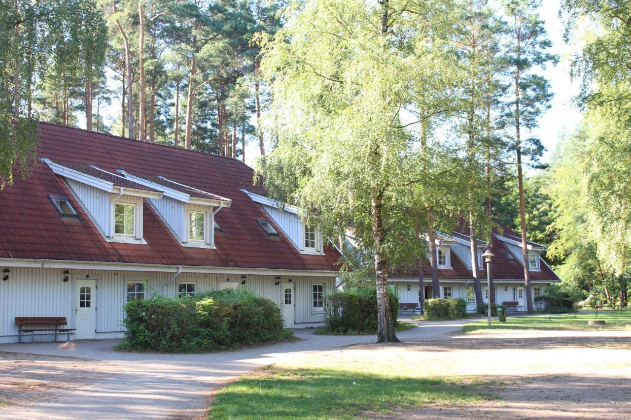 Martas Gaestehaeuser Gross Vaeter See Templin Extérieur photo